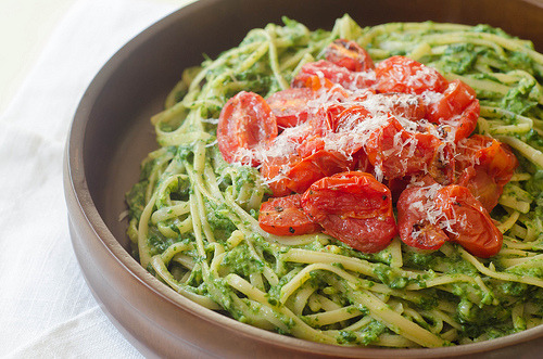 Creamy Spinach Pasta with Roasted Tomatoes