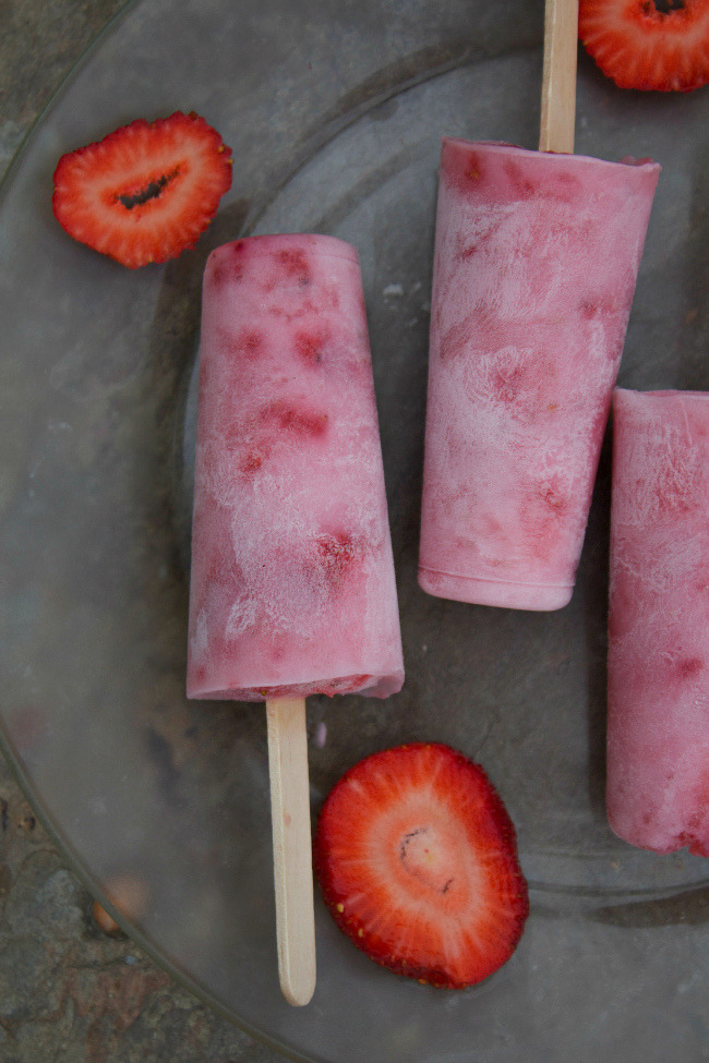Recipe: Strawberry Yogurt Popsicle
