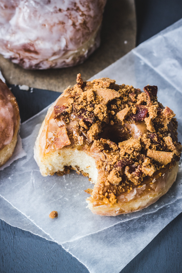 How to make doughnuts (with video) and Coffee-Biscoff-Bacon Doughnuts