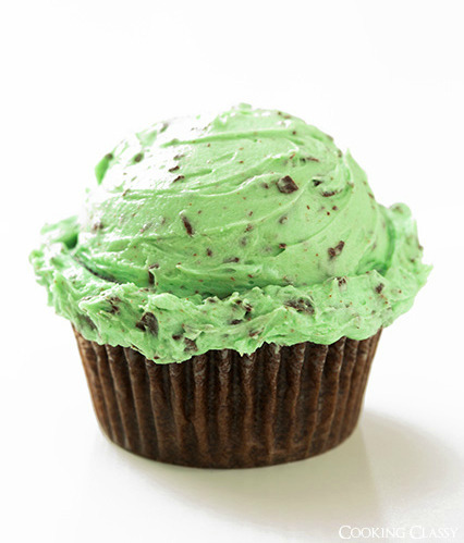 Chocolate Cupcakes With Fluffy Mint Chocolate Chip Buttercream Frosting
